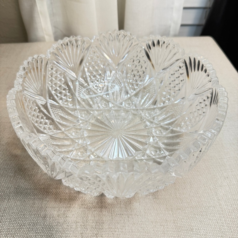 Mikasa Hoya Candlelight Crystal Bowl Vintage Grandmillennial Cut Glass 8.75"